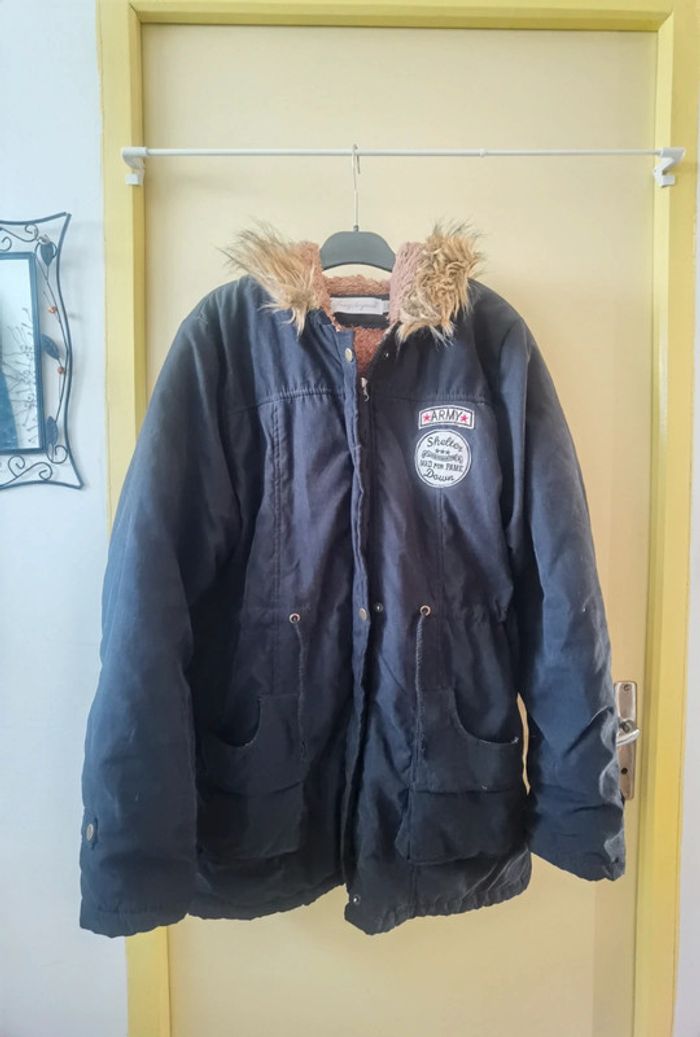 Manteau chaud noir capuche fourrure 44/46