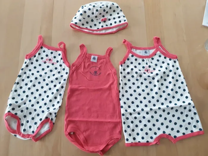 Ensemble petit bateau fille 18 mois barboteuse+ bodys + chapeau