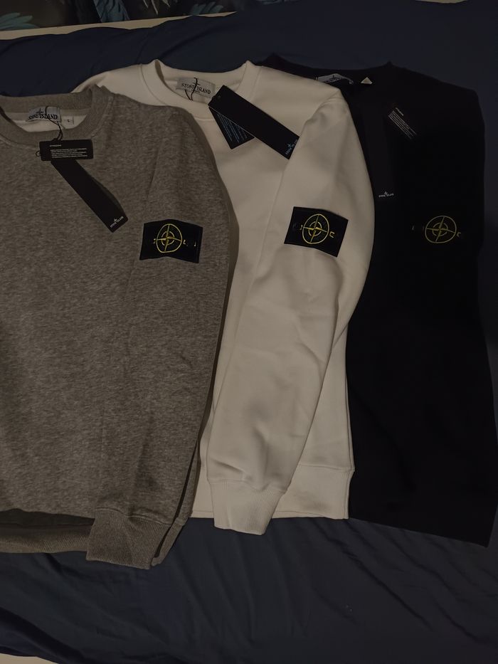 Pulls stone island taille S neufs