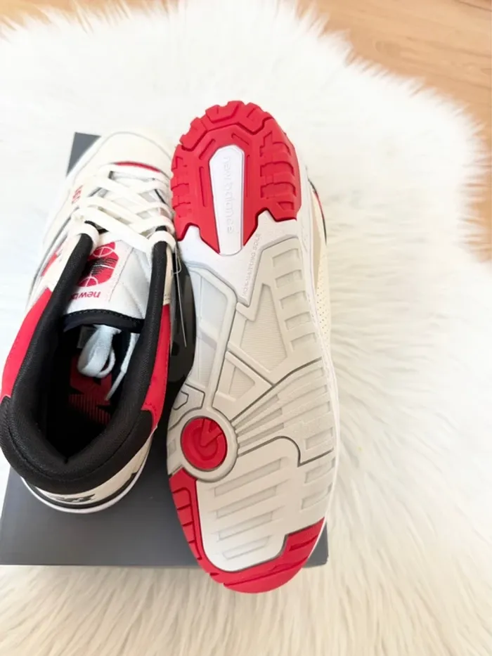 New Balance 550 – Taille 39,5 – blanc/rouge/noir – Neuf avec étiquette - photo numéro 12