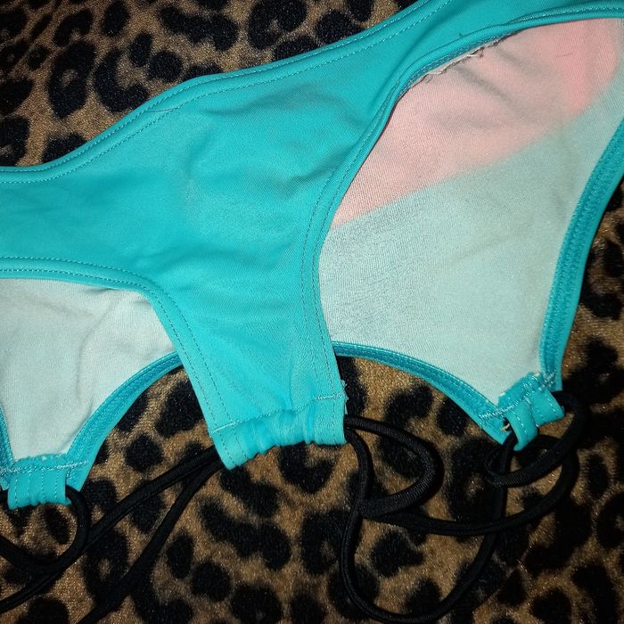Maillot de bain tricolore 👙 2 pièces Tribord très bon etat 8 ans - photo numéro 4