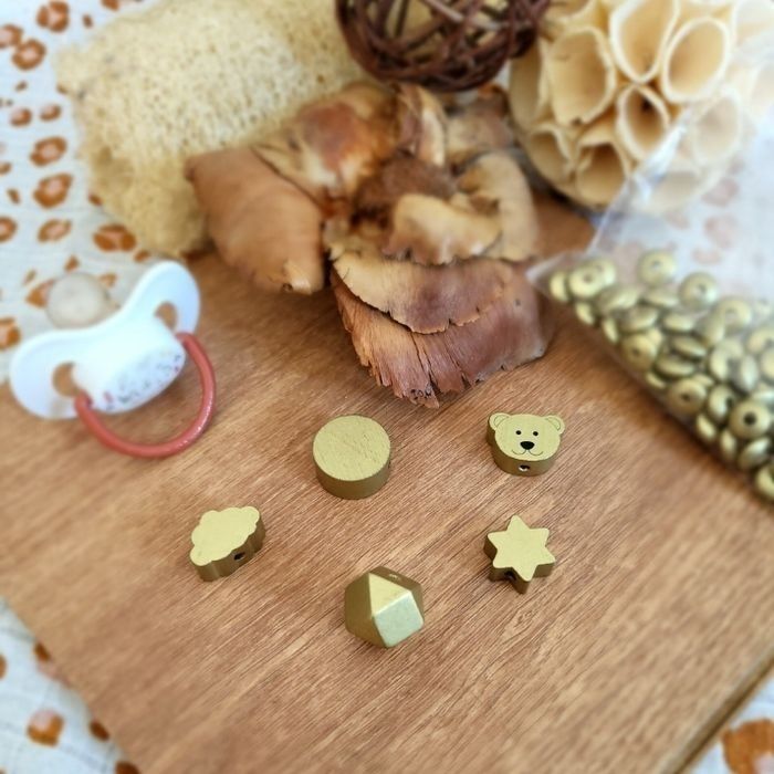 Attache-tétine bois doré - photo numéro 3