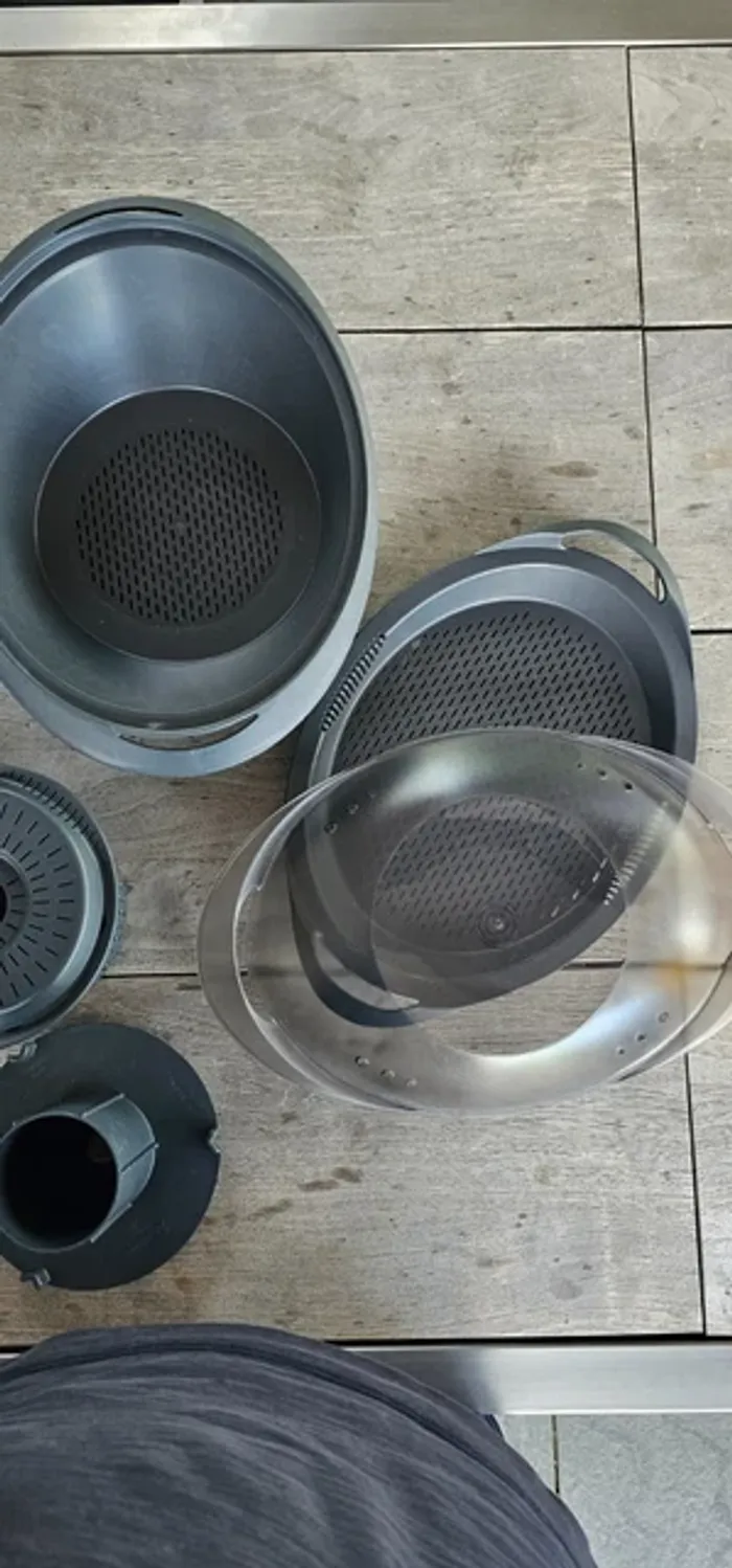 Thermomix TM6 blanc avec accessoires le tout en parfait état aucun défaut quelconque - photo numéro 6