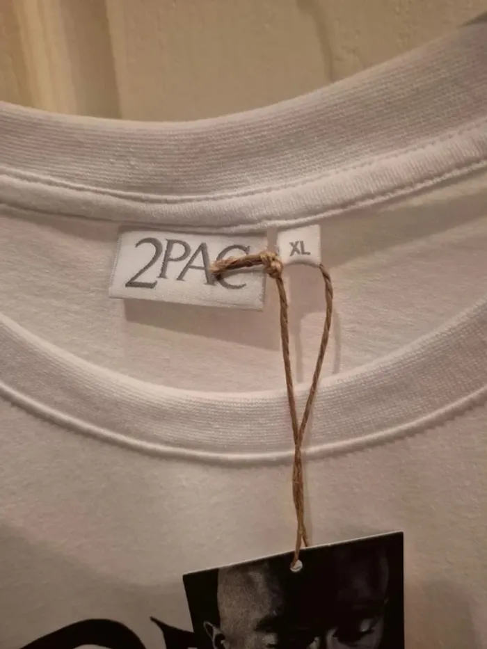 T shirt 2 PAC neuf - photo numéro 7