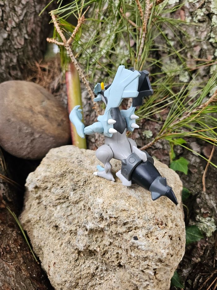 Super figurine Pokemon Nintendo tomy Kyurem noir - photo numéro 5