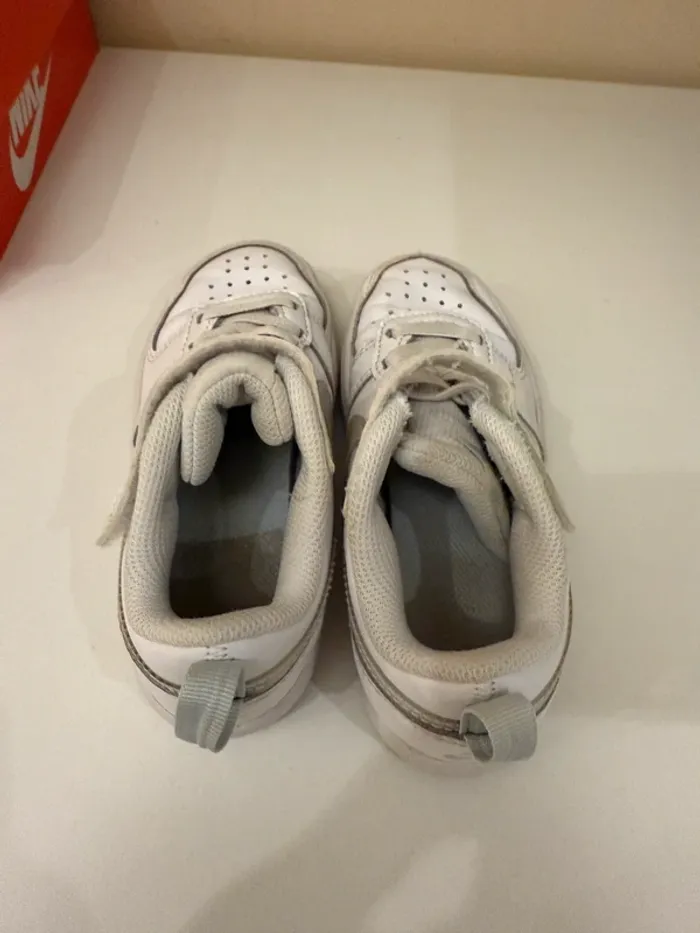 Basket Nike taille 28 - photo numéro 5