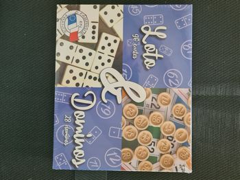 Deux jeux traditionnels  loto et dominos
