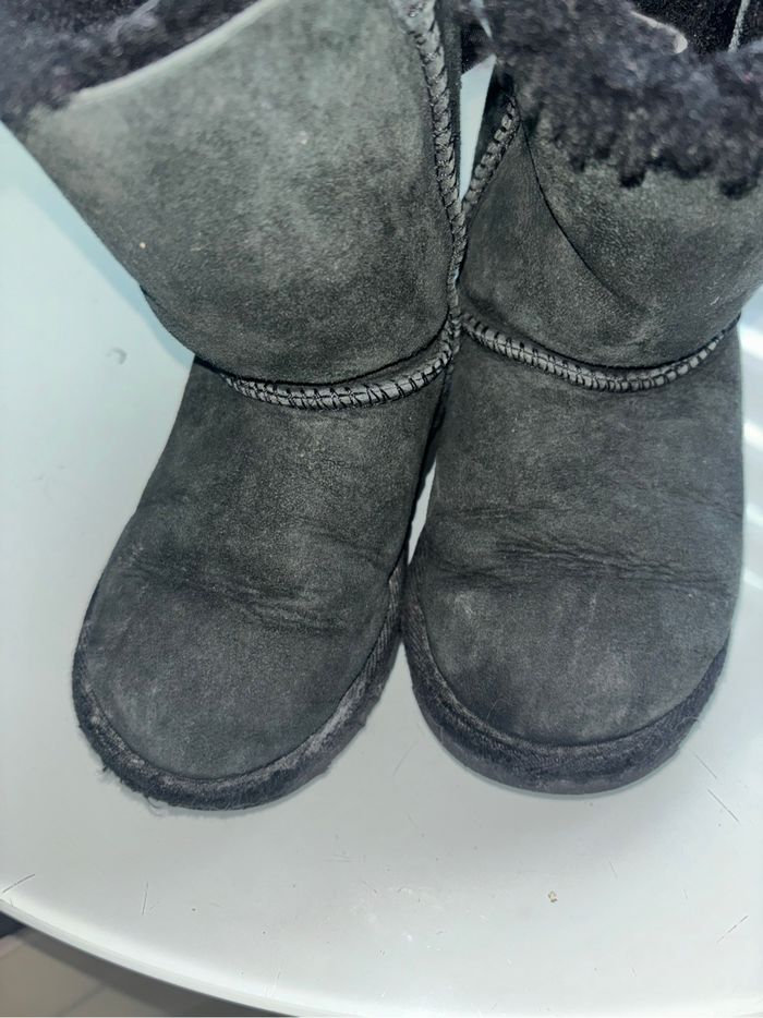 Bottines Ugg fourrées T 26