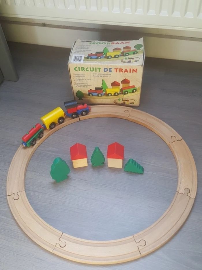 Circuit train en bois
