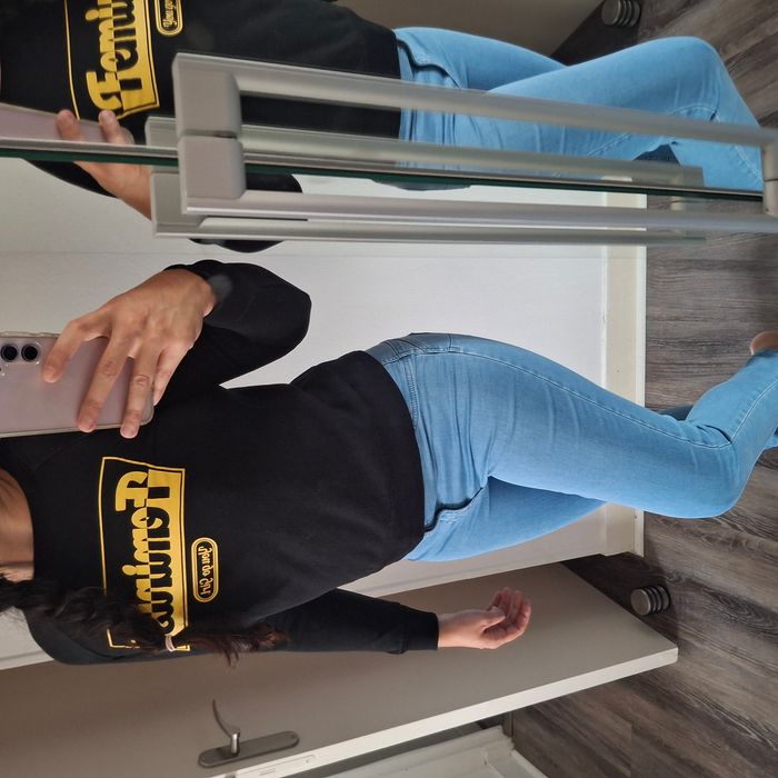 Sweat noir avec inscription "Feminist" en jaune - Manches longues - Taille XS - Jennifer - photo numéro 5