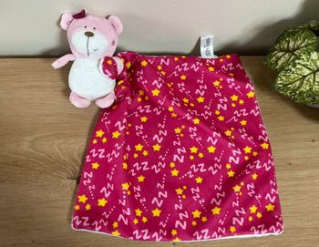 Doudou ours rose blanc mouchoir fuchsia zzzz shima