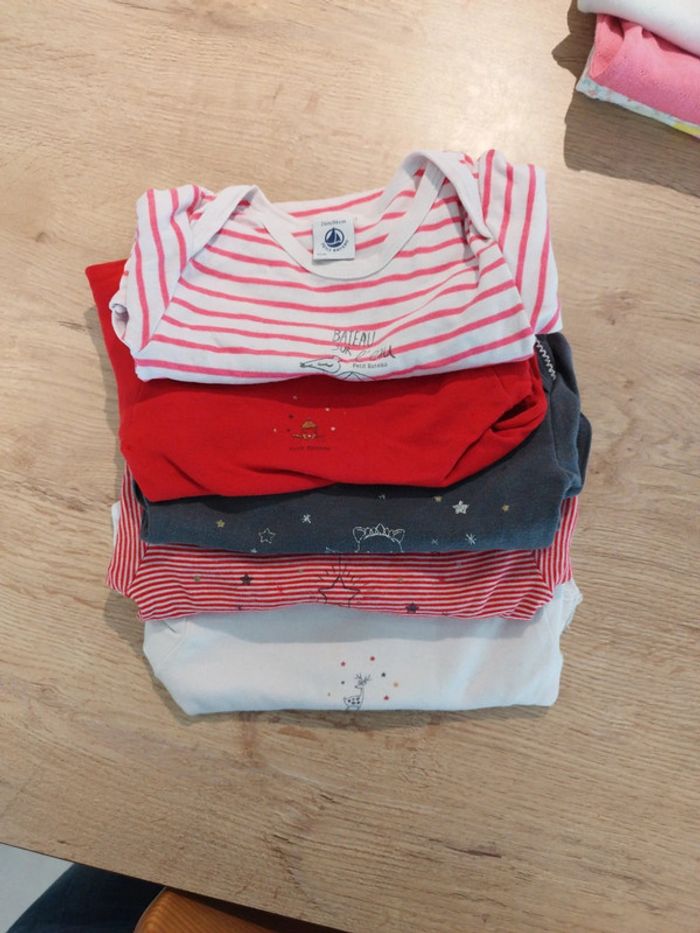 Lot de 5 bodies PB 24 mois