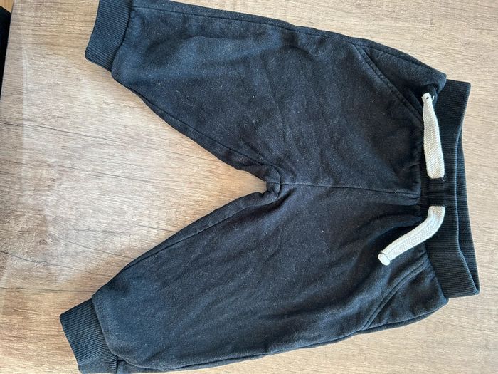 Lot 3 jogging 6 mois - photo numéro 8