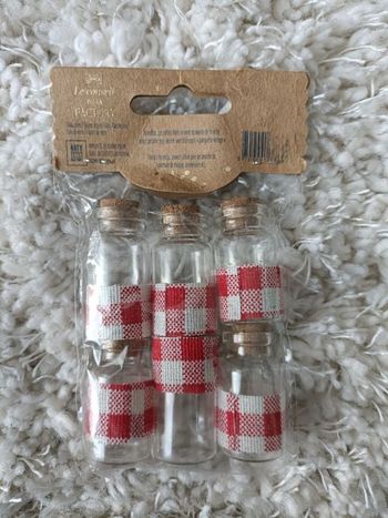 6 fioles en verre et vichy de 2.2 X 4 cm