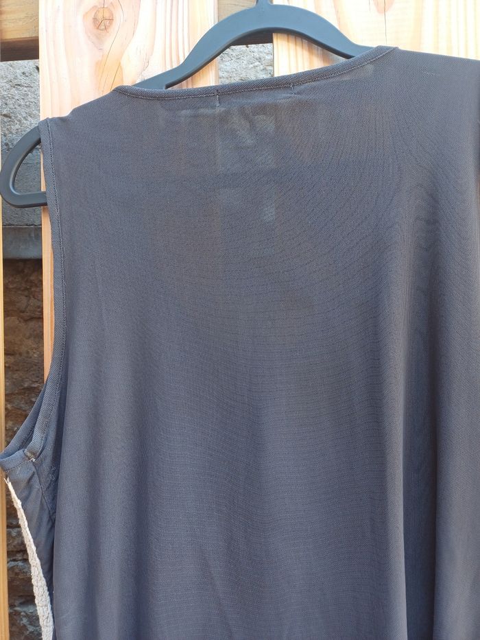 Joli haut sans manches brodé beige et marron Jacquelin Riu - photo numéro 9