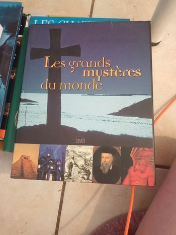 Les grands mysteres du monde