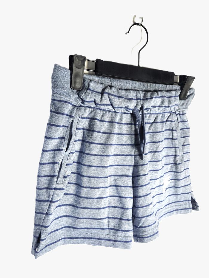 Short Fille Nike à Rayures - Taille 10-12 ans (M) - photo numéro 2