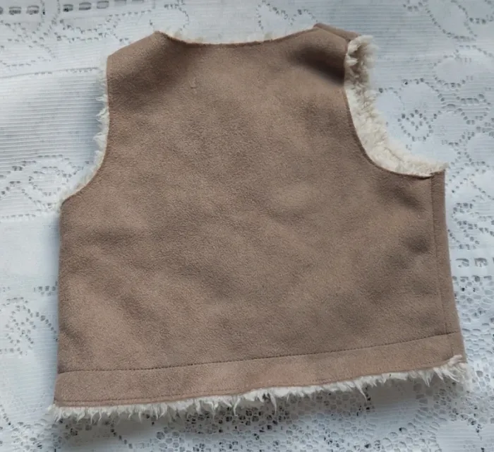 Boléro en velour beige boutonné, Kitchoun, neuf, taille 1 mois - photo numéro 2