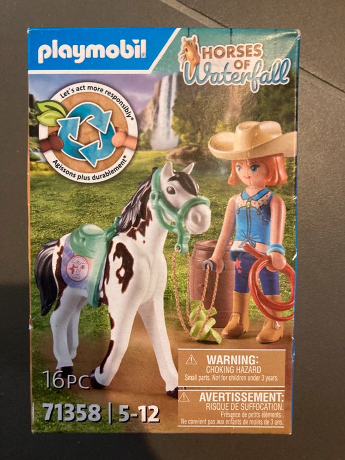 Playmobil horses of waterfall neuf