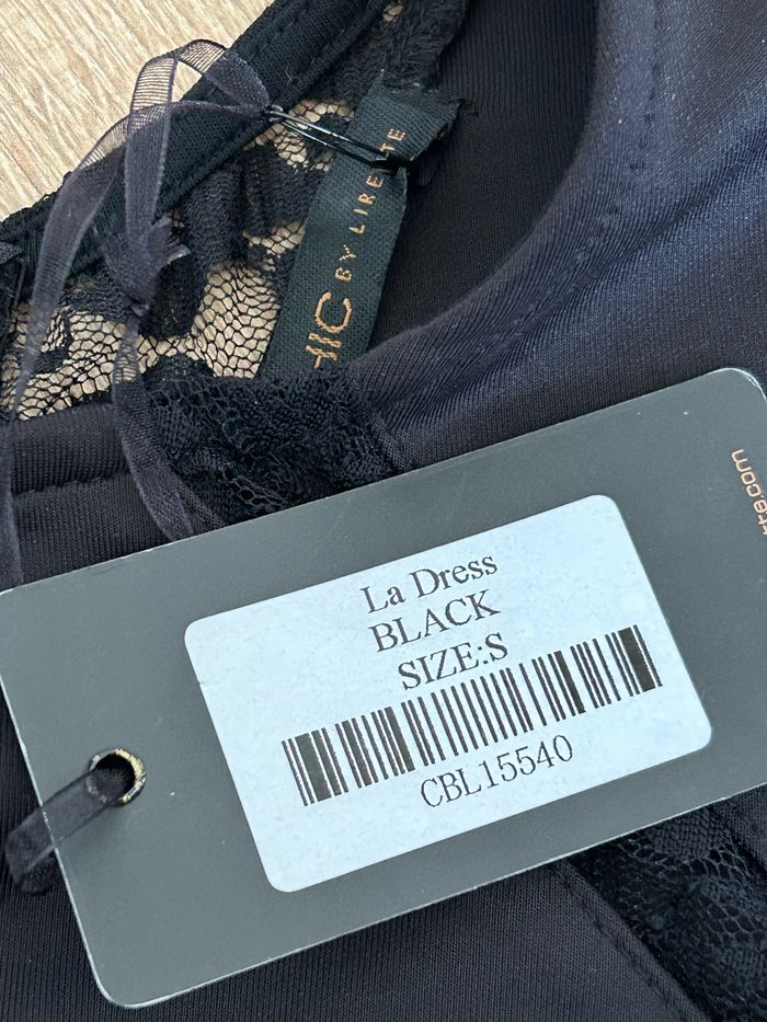 Robe noire mi longue neuve avec dentelle Chic by Lirette taille S - photo numéro 10