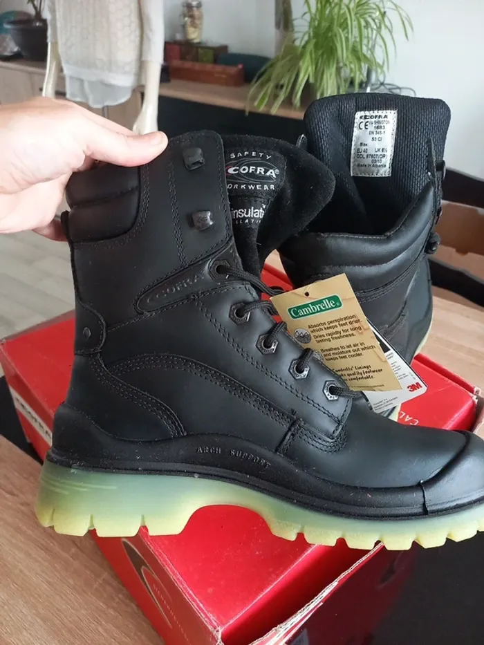 Chaussures de sécurité noir T40 Neuve - photo numéro 8