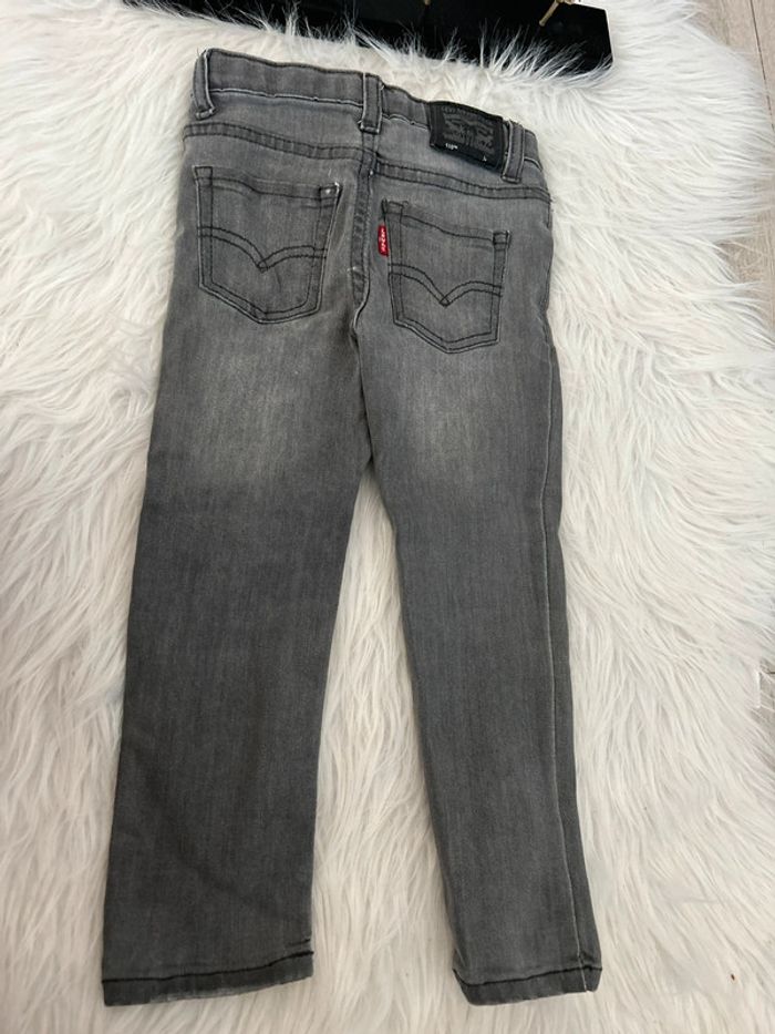 Très beau jeans Lévis 510 gris 🥰 taille 3 ans - photo numéro 3