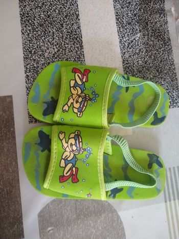 Claquettes avec élastique