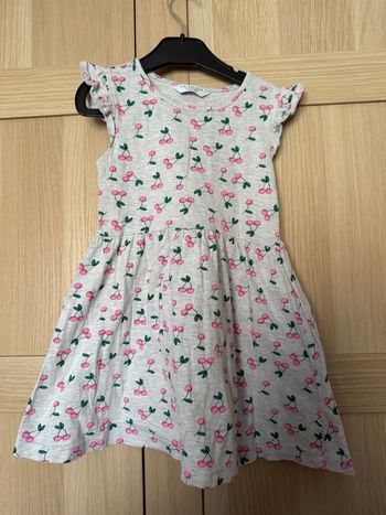 Robe grise cerises rose Primark t.5-6ans