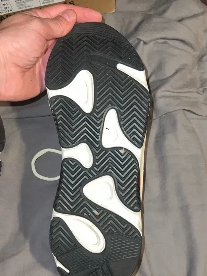 Basket Adidas yessy boost 700 authentique édition limitée rare - photo numéro 9