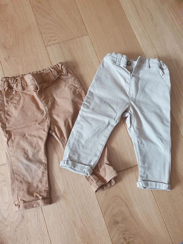 Lot 2 chinos 12 mois