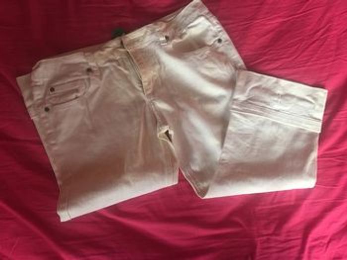 pantacourt blanc taille 40