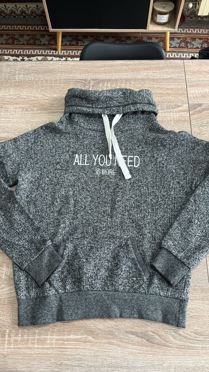 Pull col roulé