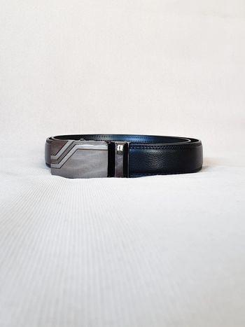 Ceinture noire en croûte de cuir - Boutique spécialisée - Ajustable de 50 à 125 cm