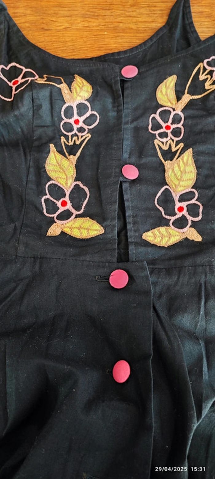 Robe coton noire broderie fleurs - photo numéro 5