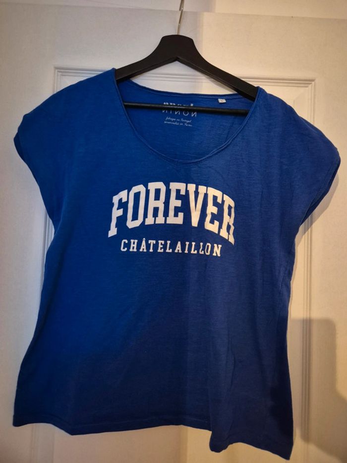 Tee-shirt bleu avec inscriptions Chatellaillon L