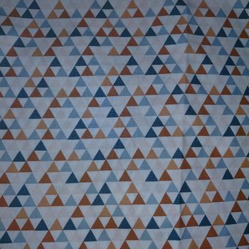 Buttinette- grand coupon de coton motifs triangles