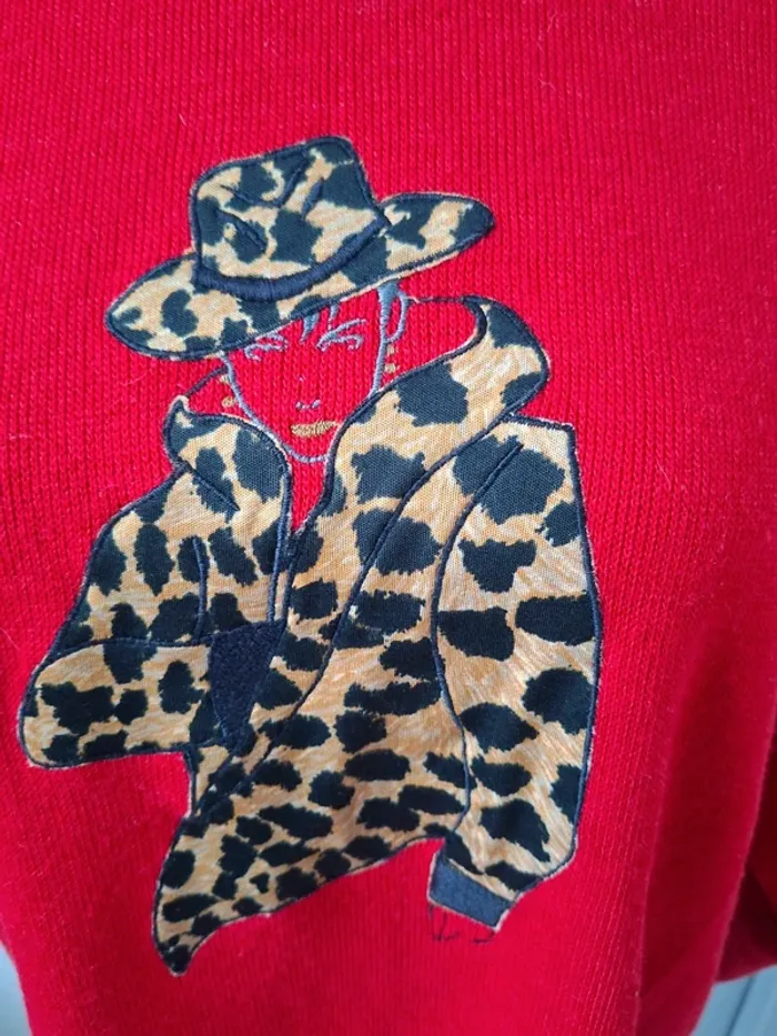 Pull large,rouge avec motif - photo numéro 2