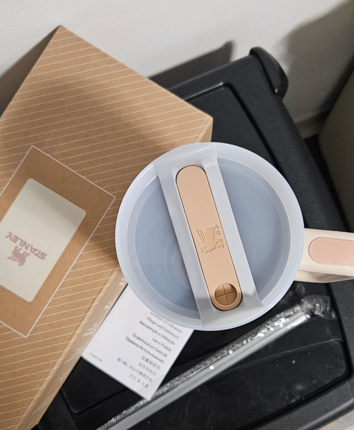 Tasse isotherme Stanley Quencher 1,18L kaki - photo numéro 2