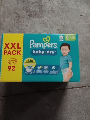 Boîte de couche pampers taille 6 a 22€