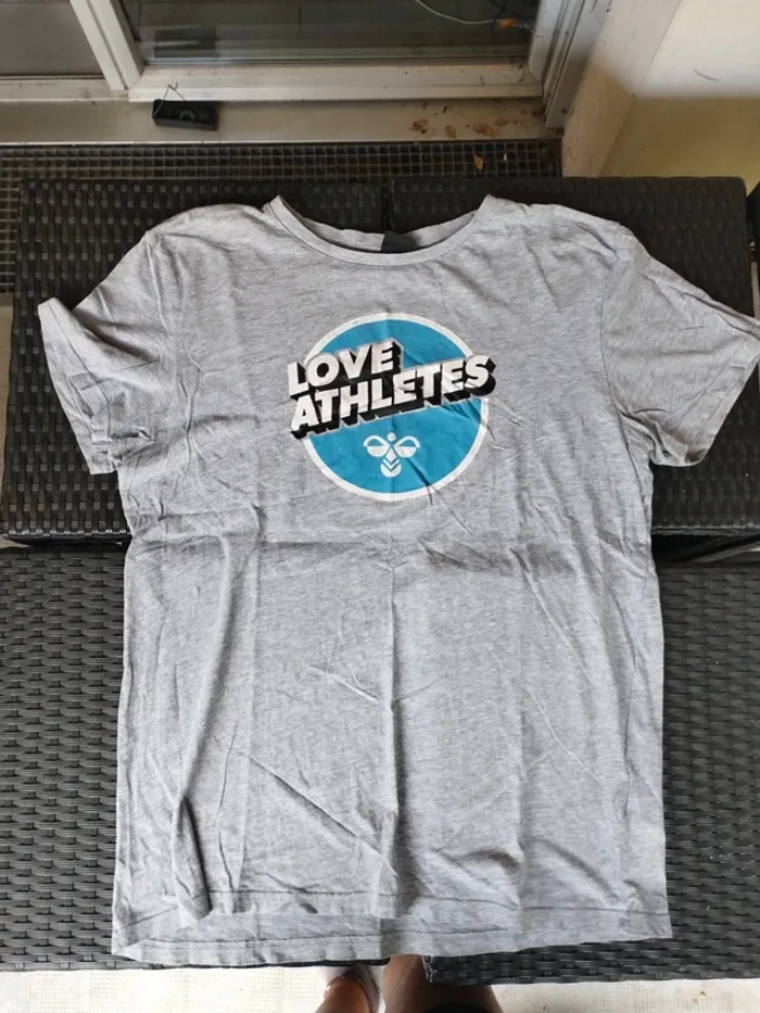 Tee shirt