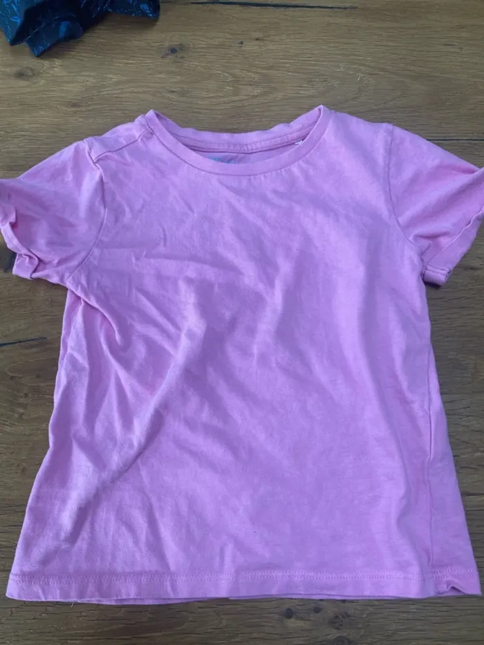 TEE shirt 5-6 ans