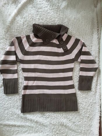 Pull grand col avec boutons 8 ans