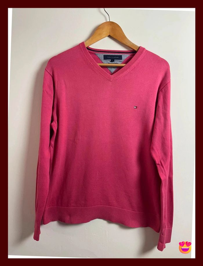Pull Tommy Hilfiger – Homme – Taille L – Rose – Col V – État impeccable