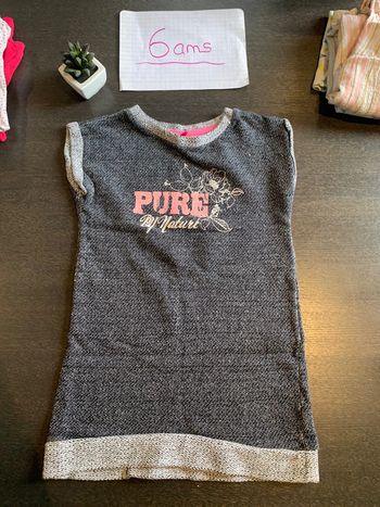Robe manches courte taille 6 ans