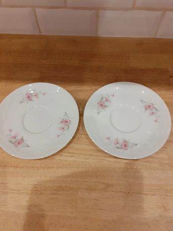 lot 2 petites assiettes