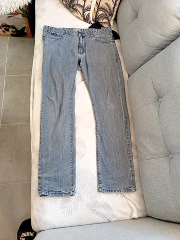 Jeans Homme Taille 46 Gris a fermeture éclair.