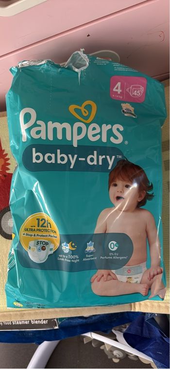160pampers babydry taille 4