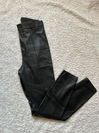 Pantalon simili