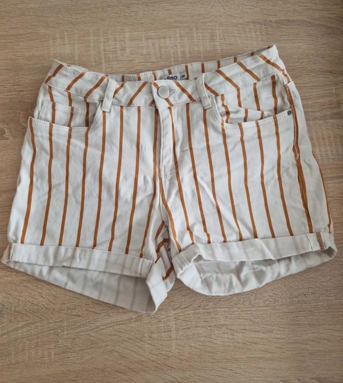 🩳 Short blanc rayé élégant 🩳 - photo numéro 2