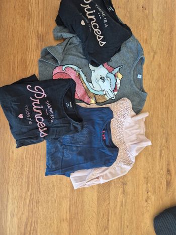 Lot de 5 t-shirts manches longues taille 5-6 ans